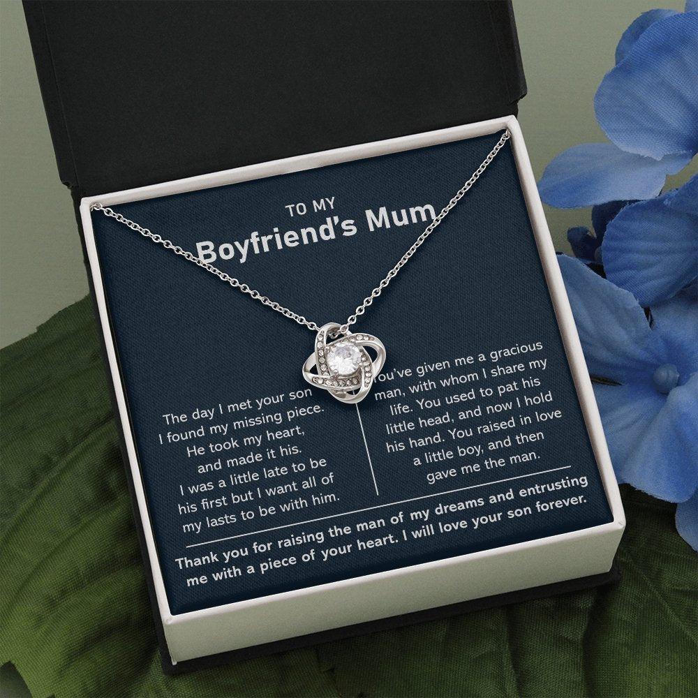 Boyfriend's mom outlet necklace